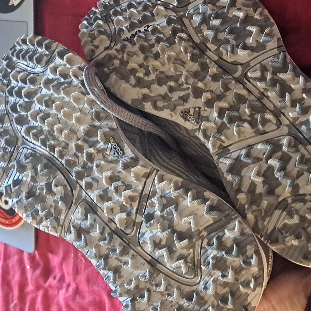 NWOT ADIDAS SNEAKERS SIZE 6 - Picture 4 of 4
